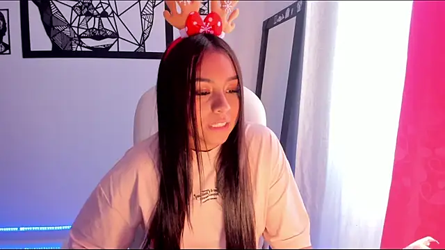 Ciara8 online show from December 2024 07:54:01 PM