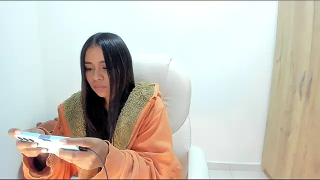 Snapshot of Ciara8 chatting on January 2026 05:11:01 AM Ciara8 online show from January 2026 05:11:01 AM