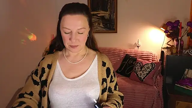 vanessawis  online show from April 2026 12:25:02 AM