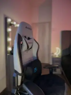 Snapshot of JanyLunaa chatting on November 2025 11:05:01 PM JanyLunaa online show from November 2025 11:05:01 PM