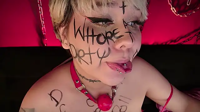 Snapshot of Laura_takint chatting on December 2024 10:16:02 PM Laura takint online show from December 2024 10:16:02 PM