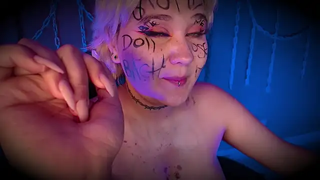 Snapshot of Laura_takint chatting on February 2025 10:06:02 PM Laura takint online show from February 2025 10:06:02 PM