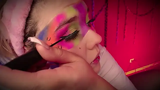 Snapshot of Laura_takint chatting on March 2025 04:01:01 PM Laura takint online show from March 2025 04:01:01 PM