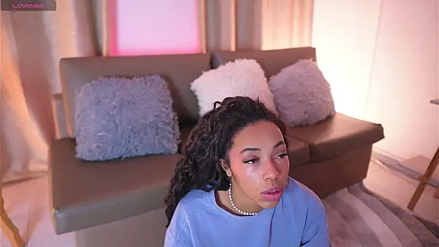 Valeriestyle online show from November 2025 04:00:01 AM