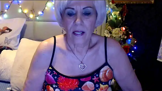 Snapshot of HappyWomanOn chatting on January 2025 07:14:02 PM HappyWomanOn online show from January 2025 07:14:02 PM