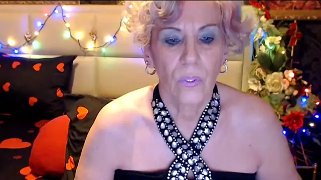 Snapshot of HappyWomanOn chatting on January 2025 07:09:02 PM HappyWomanOn online show from January 2025 07:09:02 PM