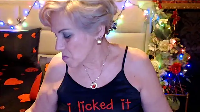 Snapshot of HappyWomanOn chatting on January 2025 07:21:01 PM HappyWomanOn online show from January 2025 07:21:01 PM