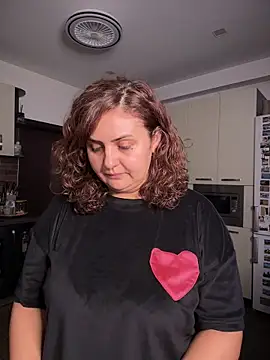 Snapshot of AnneKane chatting on December 2025 04:42:02 AM AnneKane online show from December 2025 04:42:02 AM