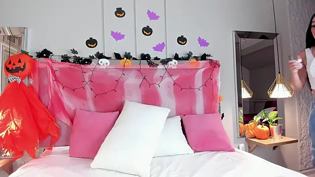 Ahincale online show from October 2025 07:59:01 PM