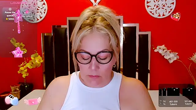 Nayla Garner online show from February 2025 05:01:02 PM