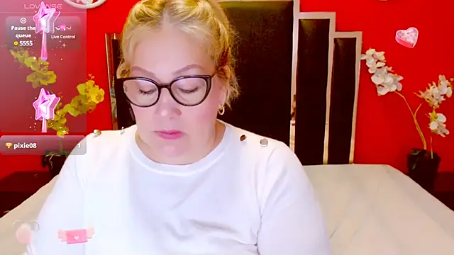 Nayla Garner online show from February 2025 03:38:01 PM