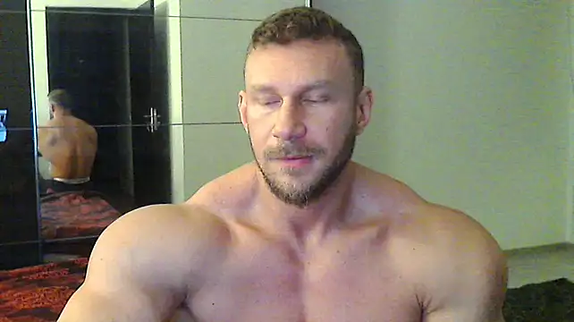 muscularkevin online show from December 2024 04:51:02 AM