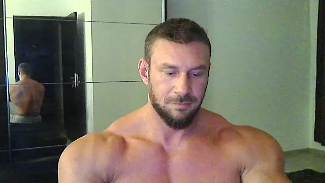 muscularkevin online show from September 2025 06:18:01 PM