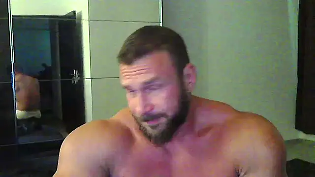 muscularkevin online show from June 2026 03:58:01 PM