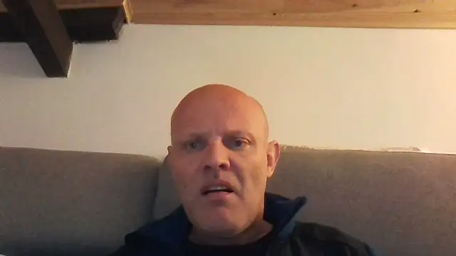 Snapshot of davigochi77bcn chatting on November 2025 08:20:01 PM davigochi77bcn online show from November 2025 08:20:01 PM