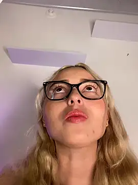 Irisweet  online show from January 2025 10:33:01 PM