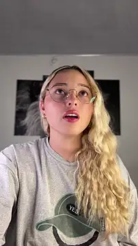 Irisweet  online show from November 2025 09:31:02 PM