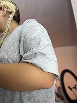 Irisweet  online show from February 2026 09:02:01 PM