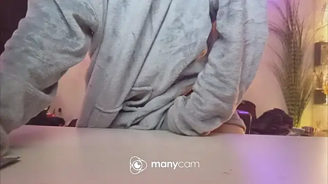 Snapshot of der_dino30 chatting on April 2026 05:15:01 AM der dino30 online show from April 2026 05:15:01 AM