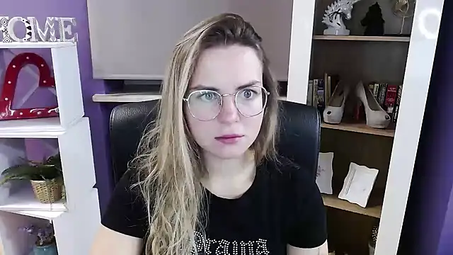 Zoey Erotic online show from October 2025 04:24:01 AM