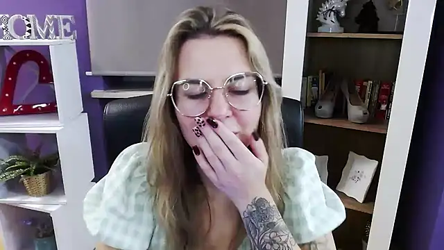 Zoey Erotic online show from November 2025 05:29:01 AM