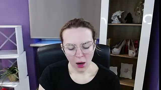 Zoey Erotic online show from April 2026 04:35:02 AM