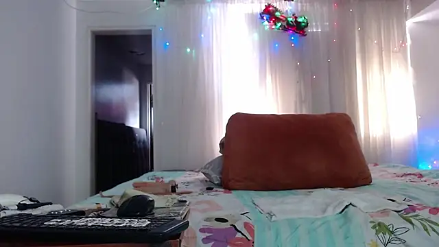 Snapshot of linapalacios chatting on December 2025 08:02:02 PM linapalacios online show from December 2025 08:02:02 PM