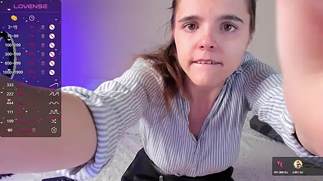 Snapshot of Ema_X_Love chatting on November 2025 07:43:01 PM Ema X Love online show from November 2025 07:43:01 PM