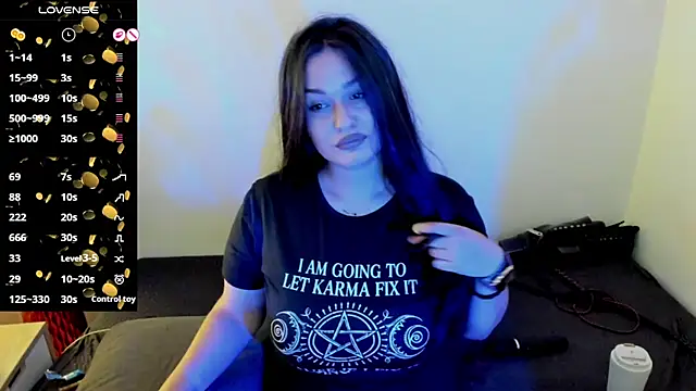 Snapshot of Laura_sinner chatting on June 2026 09:50:02 PM Laura sinner online show from June 2026 09:50:02 PM