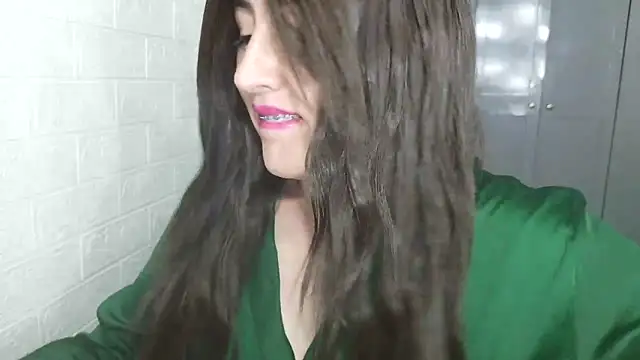 Snapshot of naughty_sarahh chatting on March 2026 04:23:01 AM naughty sarahh online show from March 2026 04:23:01 AM