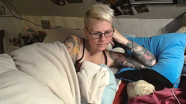 MaryG online show from December 2024 08:39:01 PM