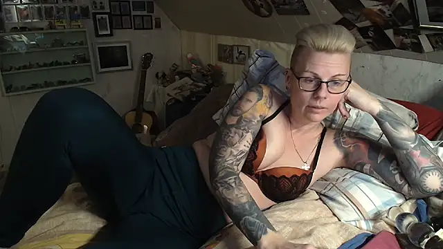 MaryG online show from February 2025 04:35:02 PM