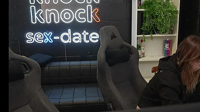 Elnonoykeila77 online show from October 2025 02:43:02 PM