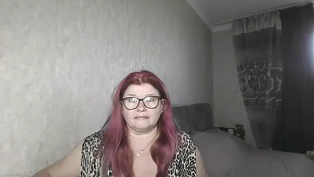 Snapshot of Diana_49 chatting on June 2026 06:44:01 AM Diana 49 online show from June 2026 06:44:01 AM