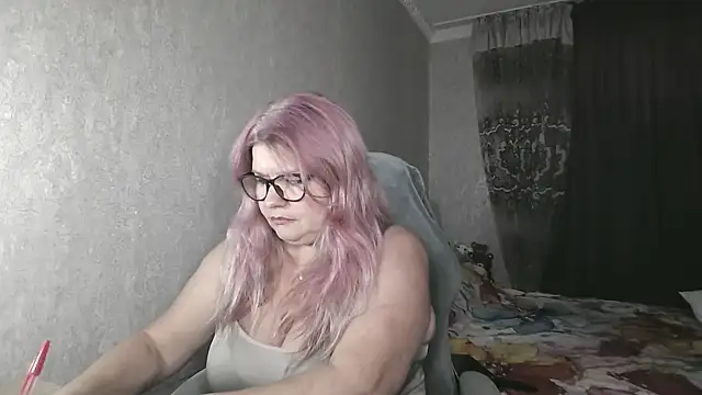 Snapshot of Diana_49 chatting on July 2026 06:05:01 AM Diana 49 online show from July 2026 06:05:01 AM
