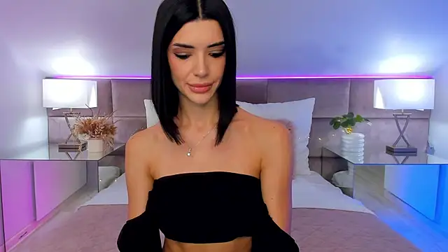 Snapshot of JasmiLyn chatting on October 2025 12:28:02 PM JasmiLyn online show from October 2025 12:28:02 PM