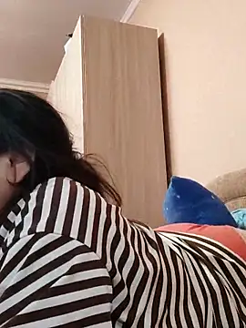 Zulfiya Bruce online show from October 2025 09:46:02 AM