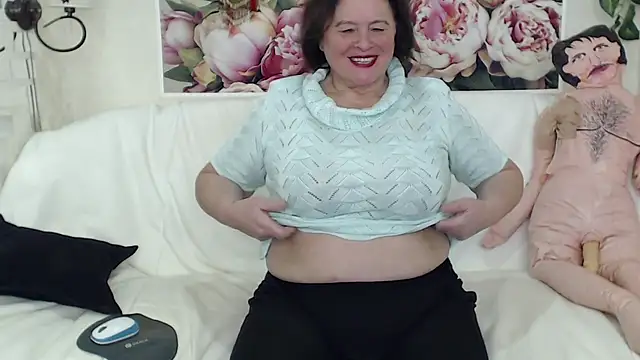 Snapshot of FlaviaSquirts chatting on February 2025 12:11:01 PM FlaviaSquirts online show from February 2025 12:11:01 PM