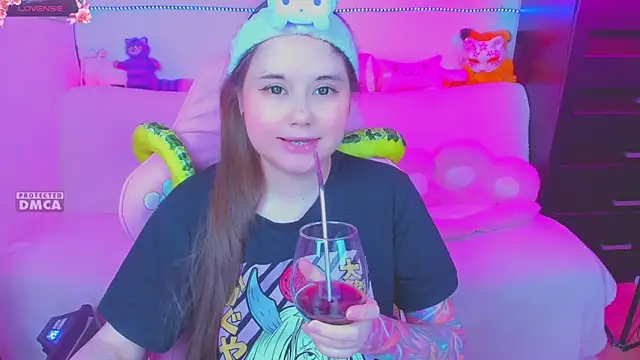 Snapshot of Lolisuccub chatting on February 2025 05:30:01 PM Lolisuccub online show from February 2025 05:30:01 PM