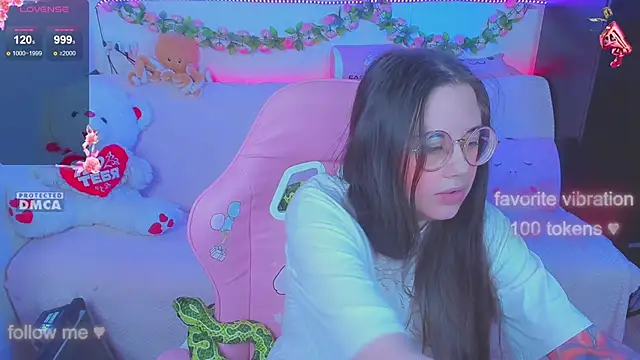 Snapshot of Lolisuccub chatting on October 2025 06:26:01 PM Lolisuccub online show from October 2025 06:26:01 PM