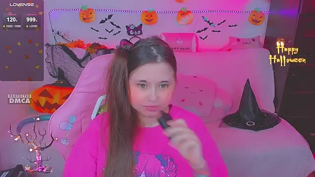 Snapshot of Lolisuccub chatting on November 2025 05:00:02 PM Lolisuccub online show from November 2025 05:00:02 PM