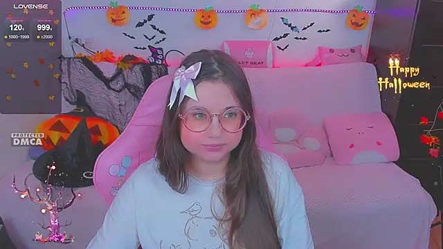 Snapshot of Lolisuccub chatting on November 2025 04:52:01 PM Lolisuccub online show from November 2025 04:52:01 PM