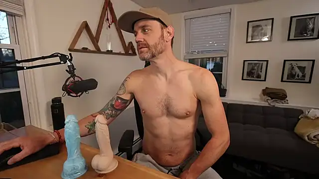 Snapshot of BradBronton chatting on April 2026 10:15:01 AM BradBronton online show from April 2026 10:15:01 AM