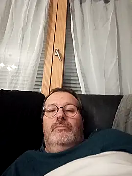 Snapshot of mike9473 chatting on October 2025 08:51:02 PM mike9473 online show from October 2025 08:51:02 PM