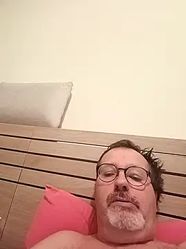 Snapshot of mike9473 chatting on October 2025 08:09:02 PM mike9473 online show from October 2025 08:09:02 PM