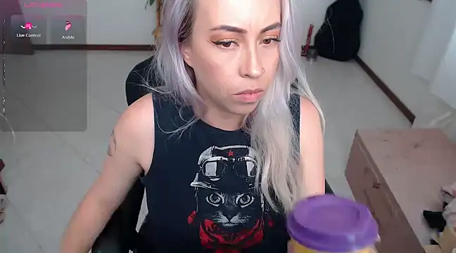 Snapshot of charlottezoe15 chatting on December 2024 07:23:01 PM charlottezoe15 online show from December 2024 07:23:01 PM