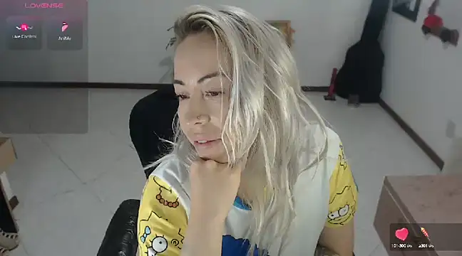 Snapshot of charlottezoe15 chatting on December 2024 09:02:01 AM charlottezoe15 online show from December 2024 09:02:01 AM