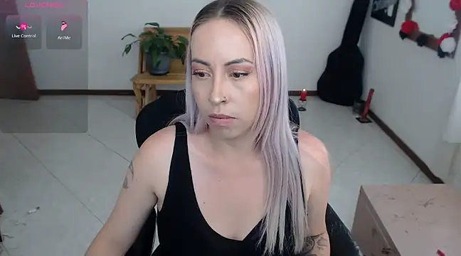 Snapshot of charlottezoe15 chatting on January 2025 06:02:01 PM charlottezoe15 online show from January 2025 06:02:01 PM