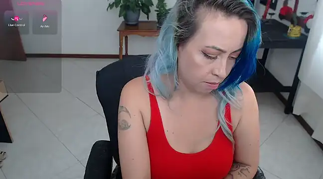 Snapshot of charlottezoe15 chatting on February 2025 04:20:01 PM charlottezoe15 online show from February 2025 04:20:01 PM