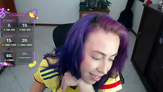 Snapshot of charlottezoe15 chatting on September 2025 06:57:01 PM charlottezoe15 online show from September 2025 06:57:01 PM